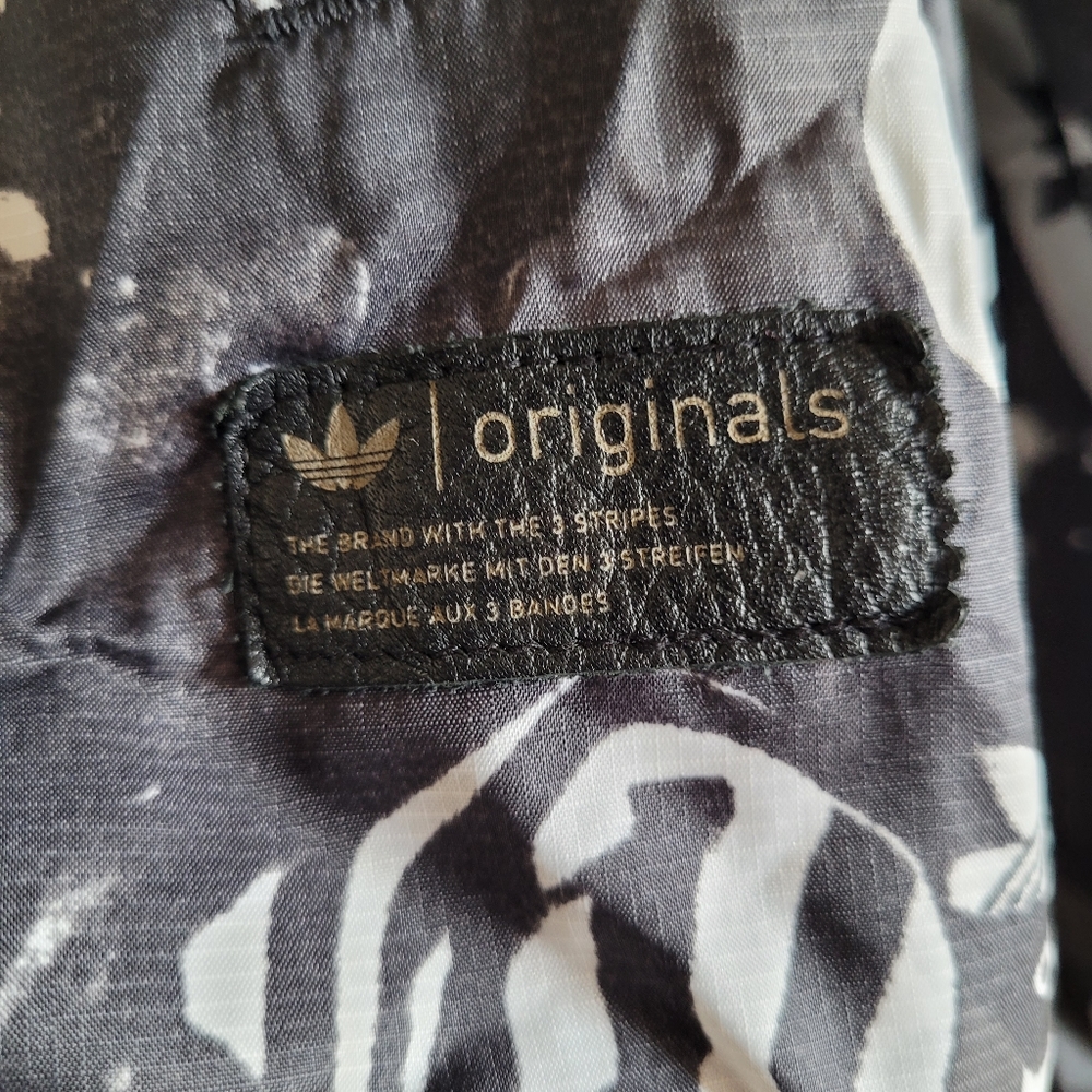 Adidas Windbreaker - Picture 2 of 4